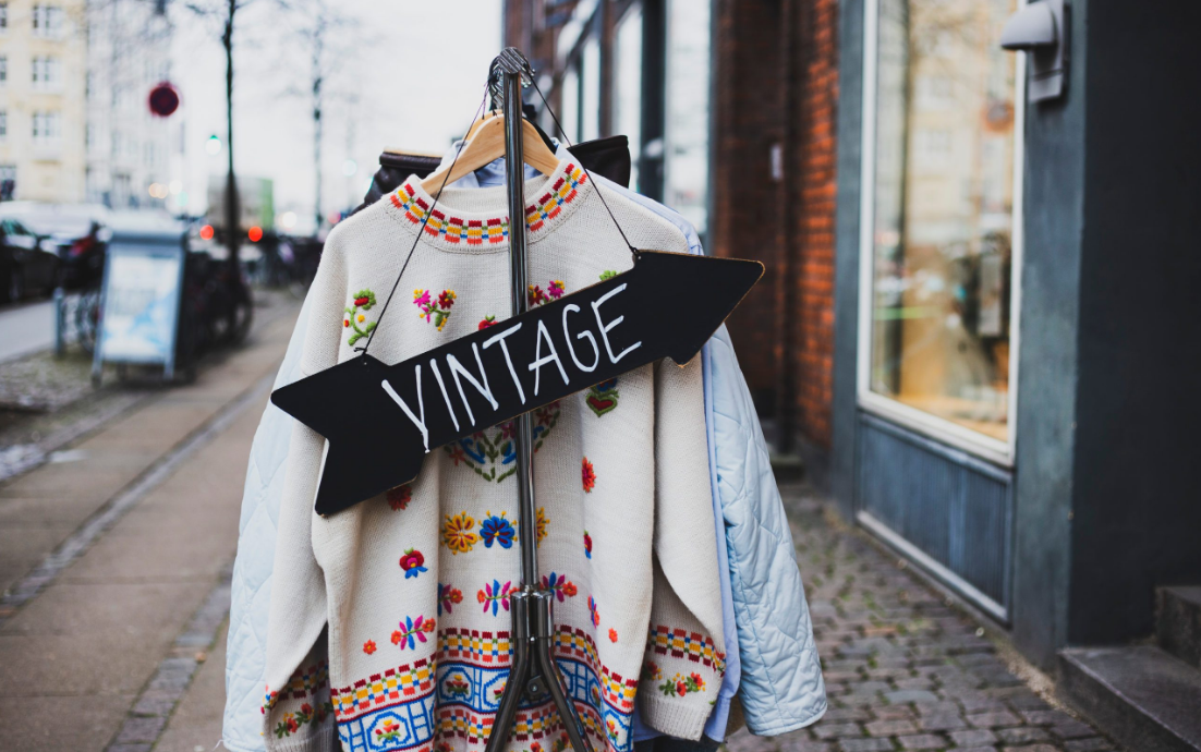 Vintage Giyim Tarzı Tarihçesi ve Stil Önerileri